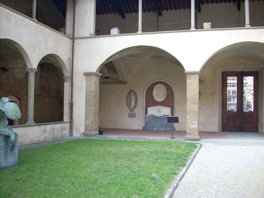 Florence Nightingale monument, Santa Croce's cloister, Florence - 1.jpg